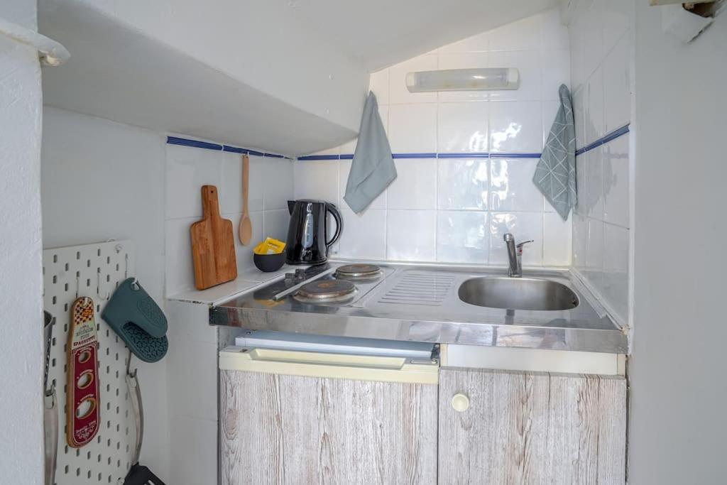 Studio Sous Les Toits Tres Bien Place Et Climatise Montpellier Eksteriør bilde